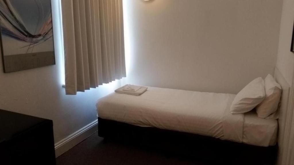 Wallaby Backpackers Hostel Perth - Note - Valid Passport Required To Check In - Экстерьер фото