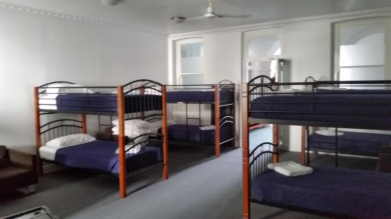 Wallaby Backpackers Hostel Perth - Note - Valid Passport Required To Check In - Номер фото