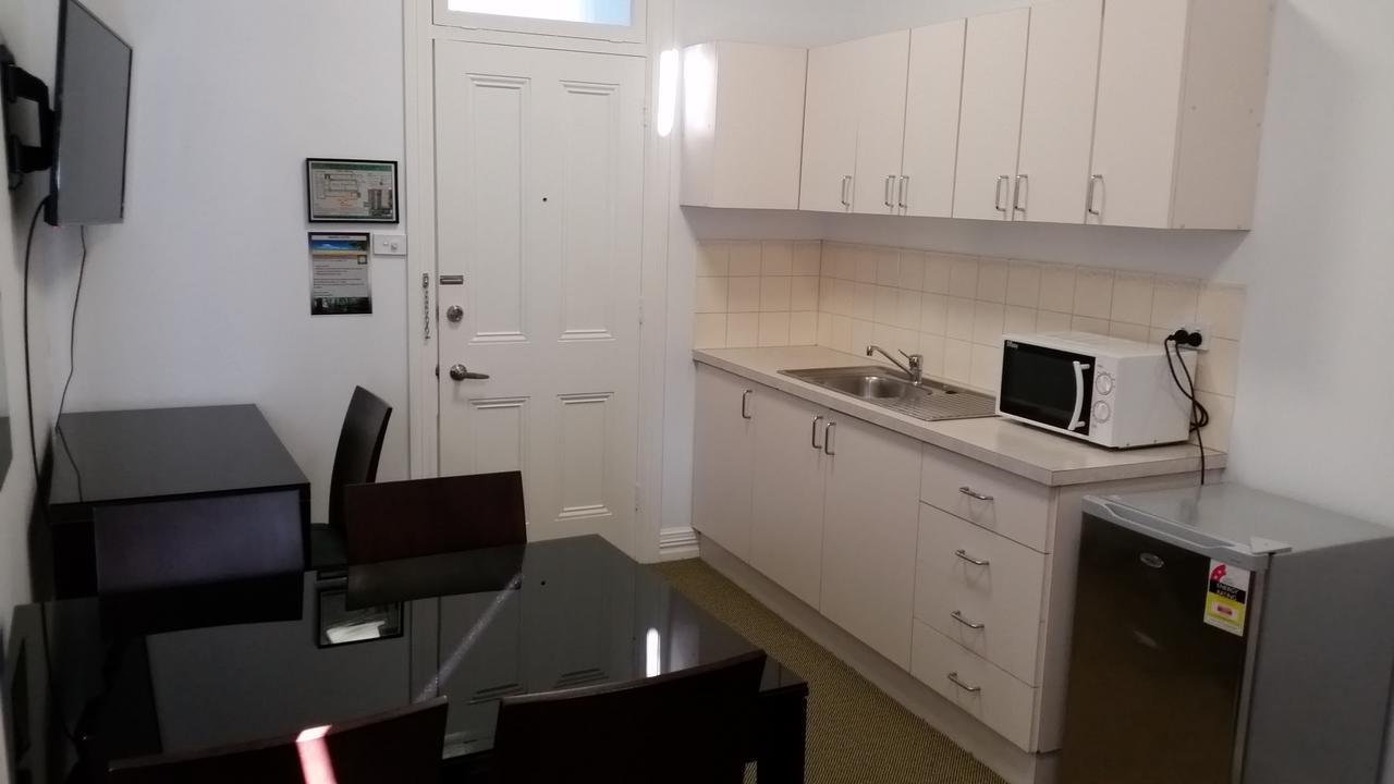 Wallaby Backpackers Hostel Perth - Note - Valid Passport Required To Check In - Экстерьер фото